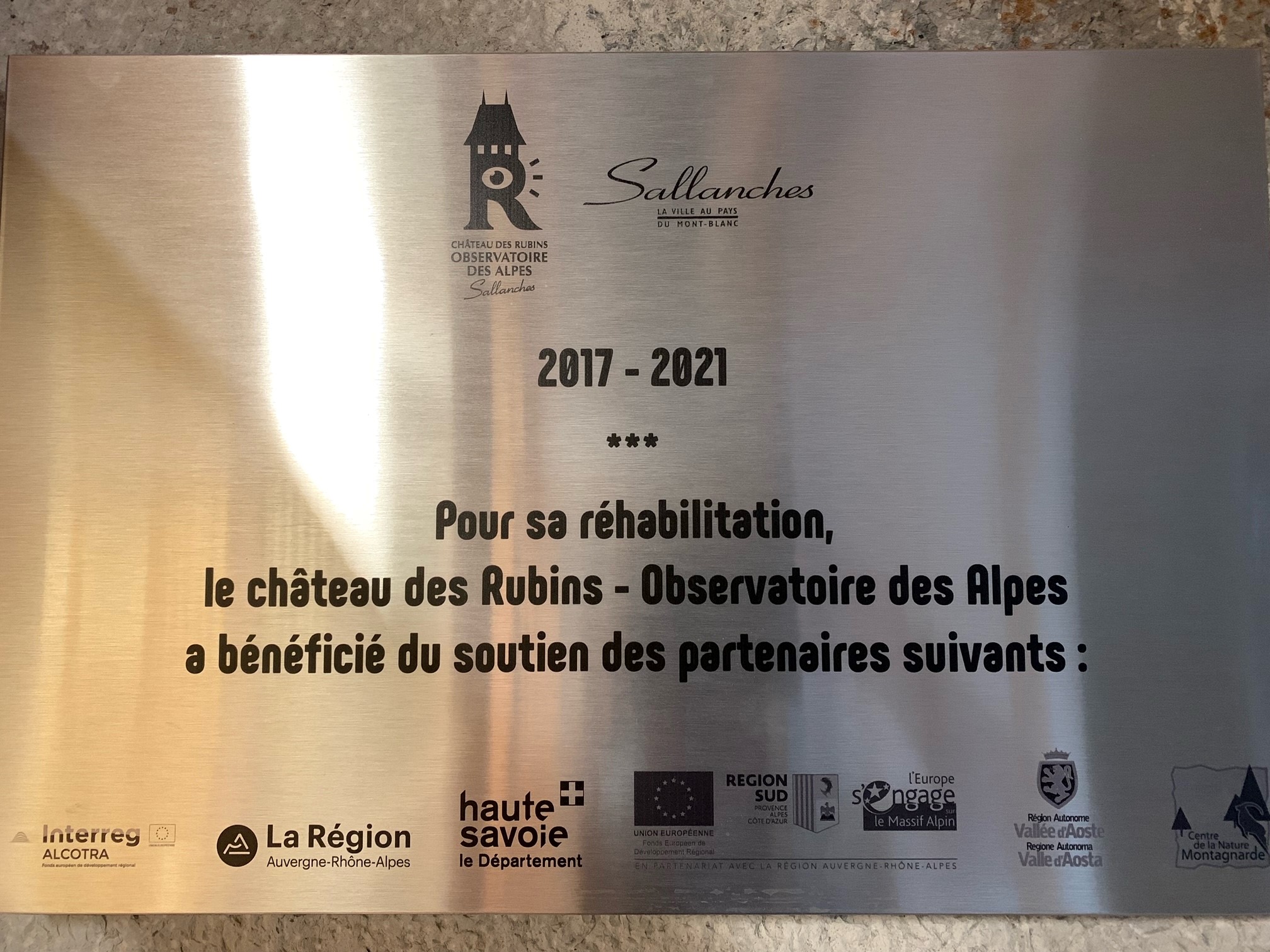 Plaque partenaires - Château des Rubins