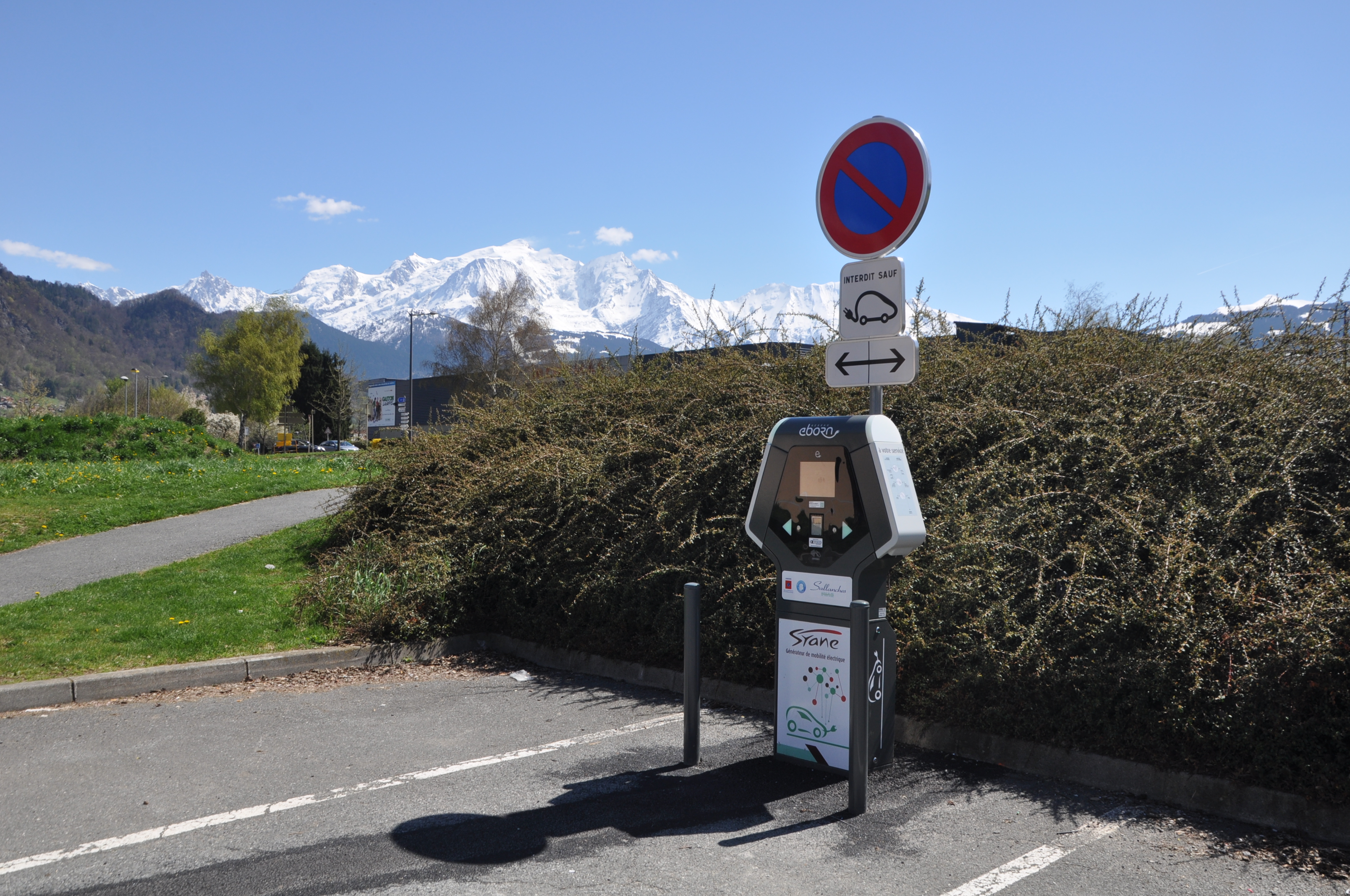 Bornes de recharge pour véhicules électriques