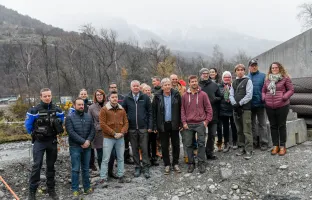Pose de la première pierre de la passerelle des Ilettes 