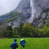 Au printemps, quelle que soit la météo, la cascade d'Arpenaz est impressionnante et majestueuse 🤩

Elle est idéale pour vos balades en famille car elle est facile d'accès. Pour prolonger la promenade, direction les lacs des Ilettes et l'Arve 🚶https://experiences.sallanchesmontblanc.com/fr/itineraires/sentier-pedestre-promenade-au-fil-de-leau

📷 Sallanches Tourisme, Emilie ©

#sallanches #sallanchestourisme #savoiemontblanc #montblanc #destinationmontblanc #montagne #hautesavoie #hautesavoietourisme #sallanchesmontblanc