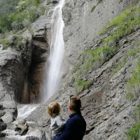 Une journée parfaite en famille à la cascade d'Arpenaz ! 🌿💦
Partager des moments de bonheur au milieu de la nature est un véritable cadeau.😉